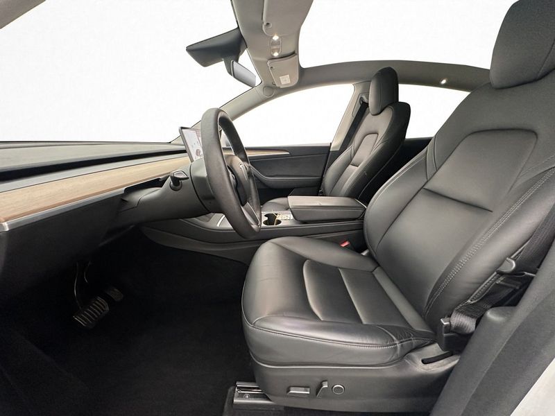 Tesla Model Y bild 22