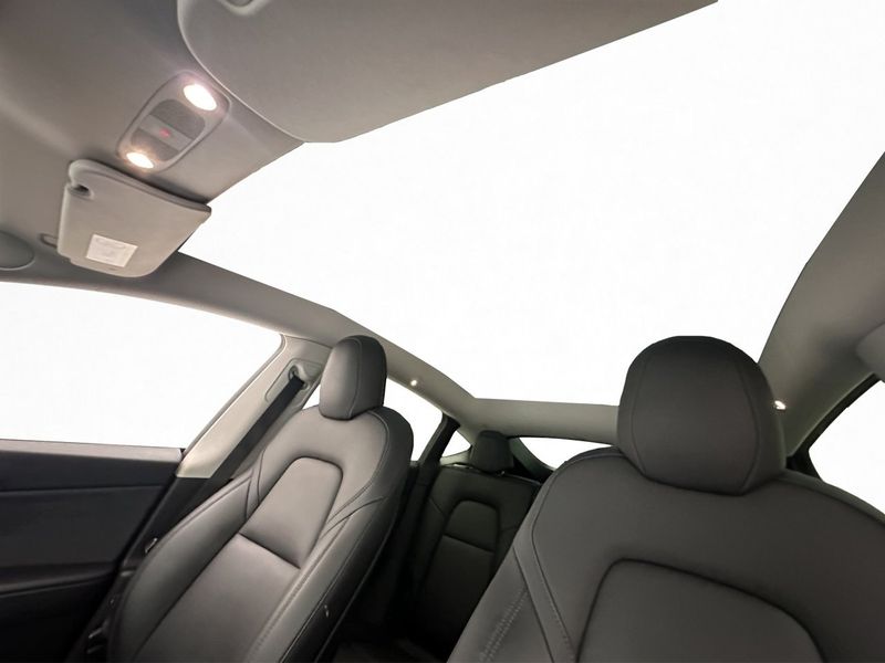 Tesla Model Y bild 10