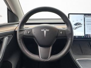 Tesla Model Y bild 23