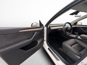 Tesla Model Y bild 9
