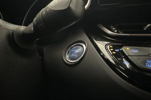 Toyota C-HR bild 15