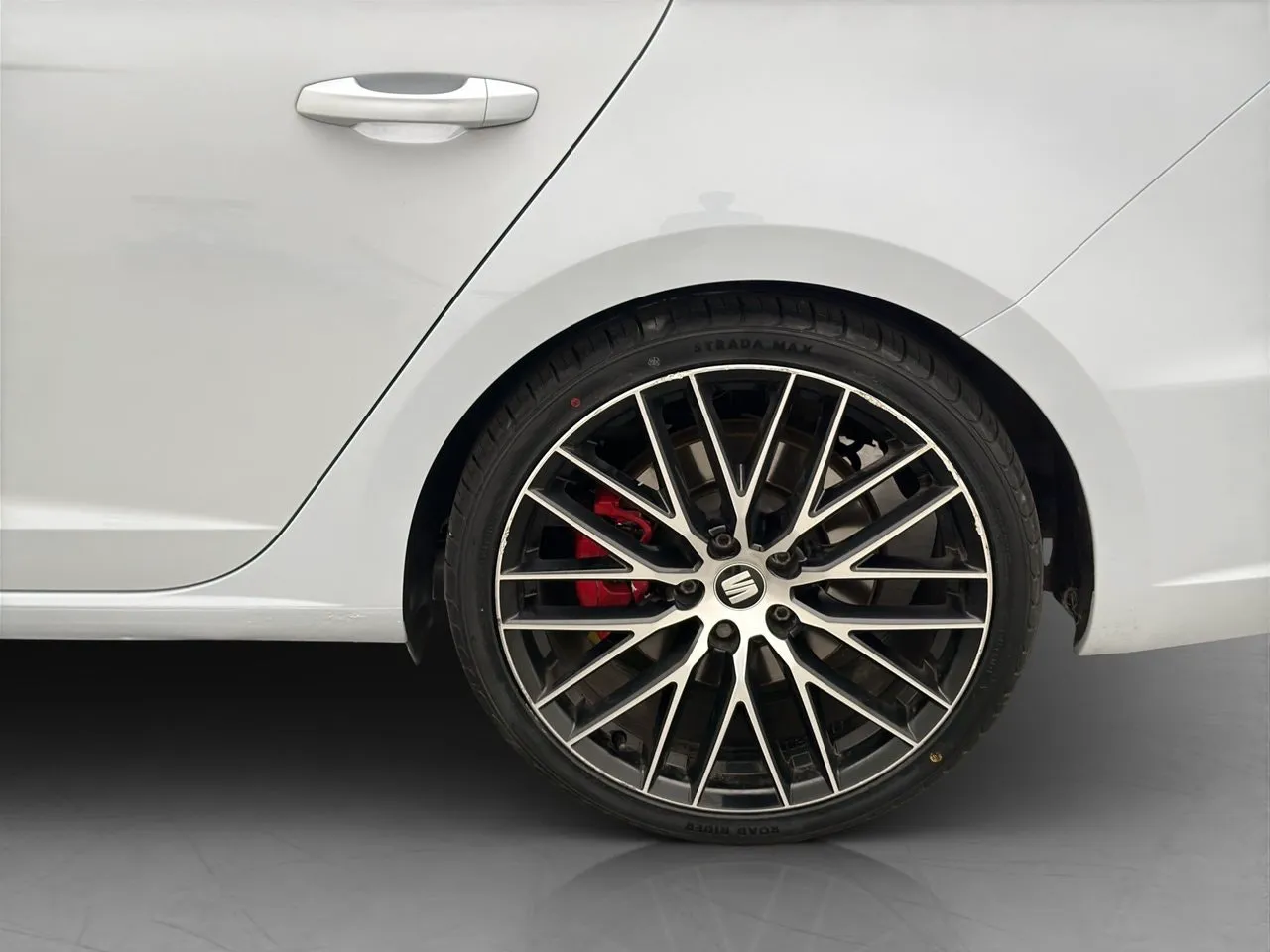 Vehicle image 30