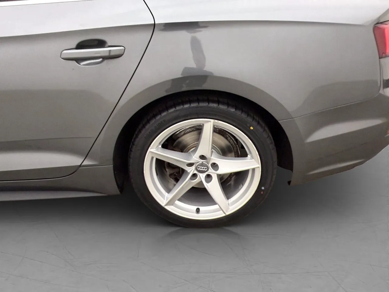 Vehicle image 30