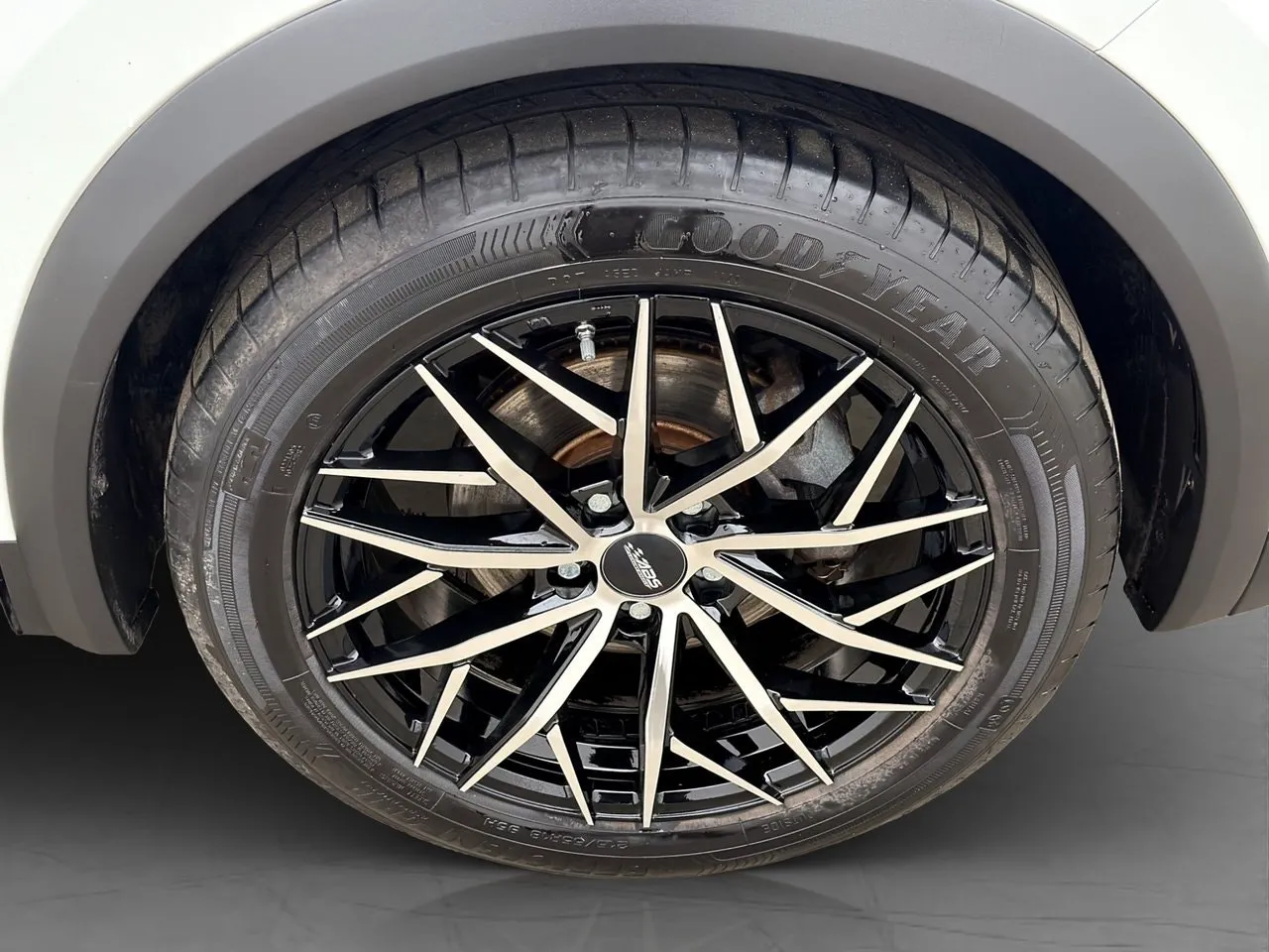 Vehicle image 31