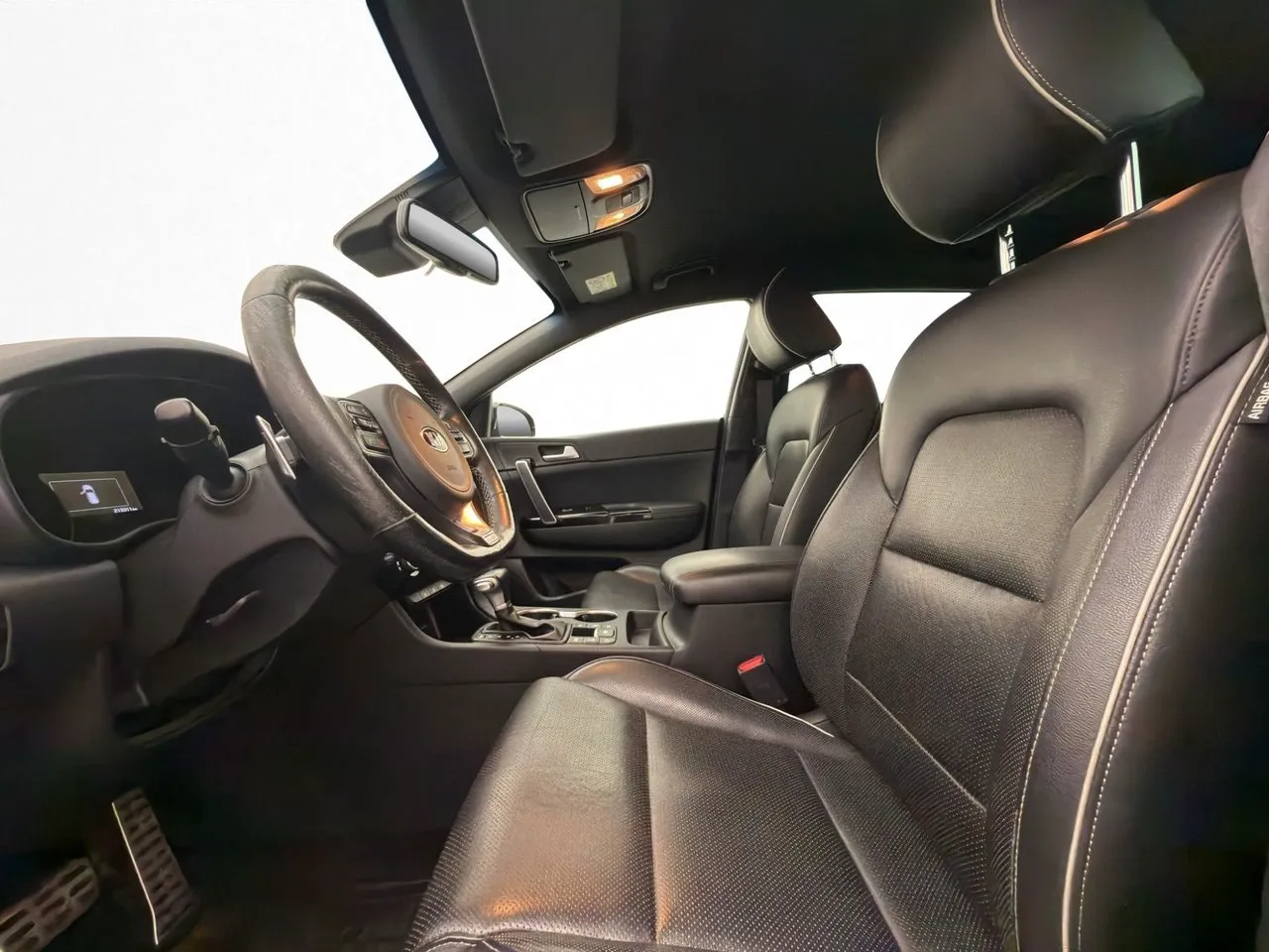 Vehicle image 11