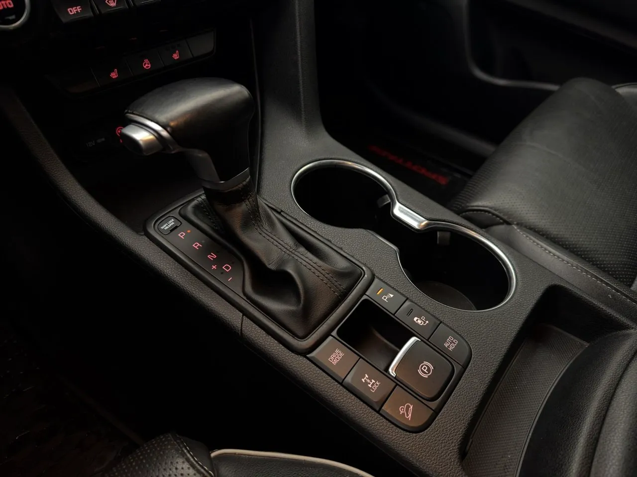 Vehicle image 25
