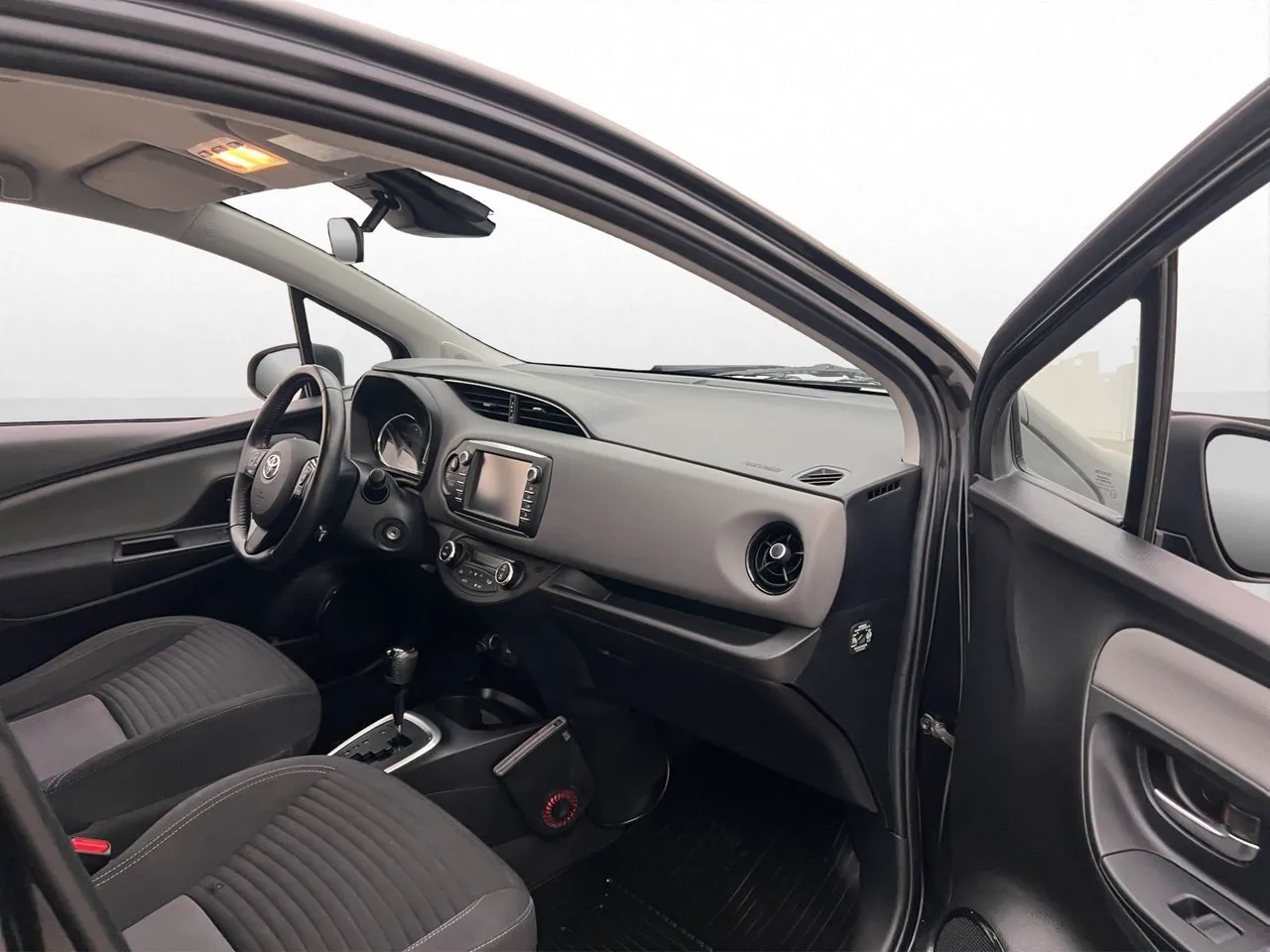 Vehicle image 21