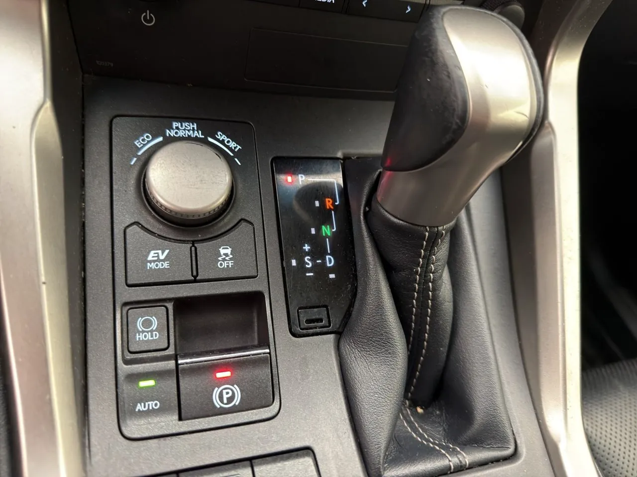 Vehicle image 24