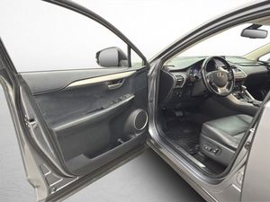 Lexus NX bild 11
