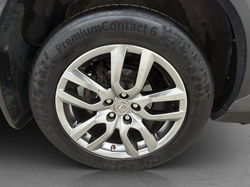 Lexus NX bild 32