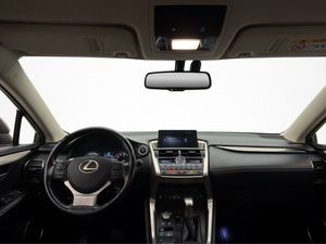 Lexus NX bild 13