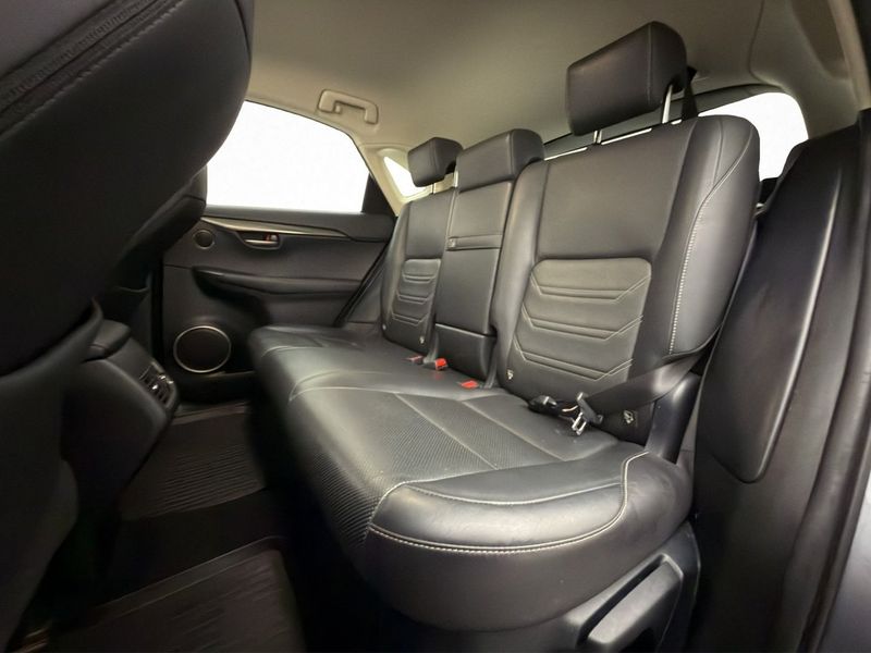 Lexus NX bild 28