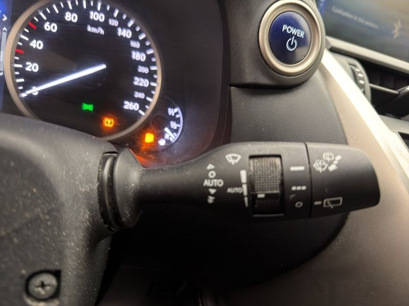 Lexus NX bild 20