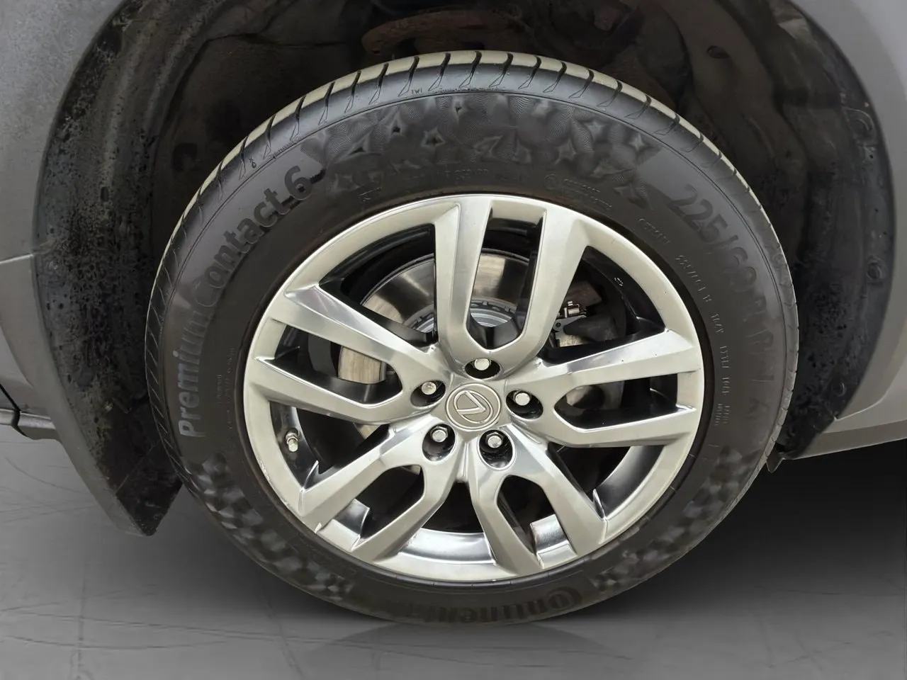 Vehicle image 30