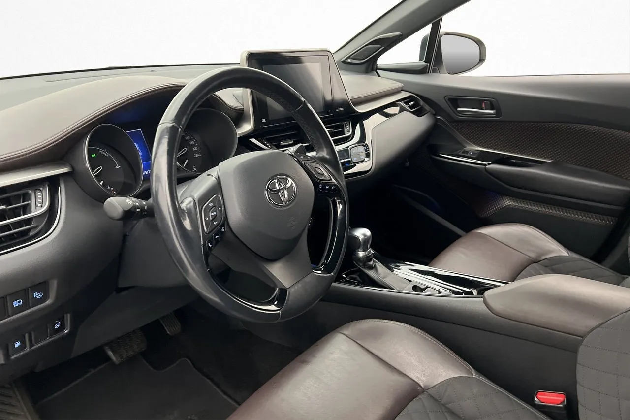 Vehicle image 7
