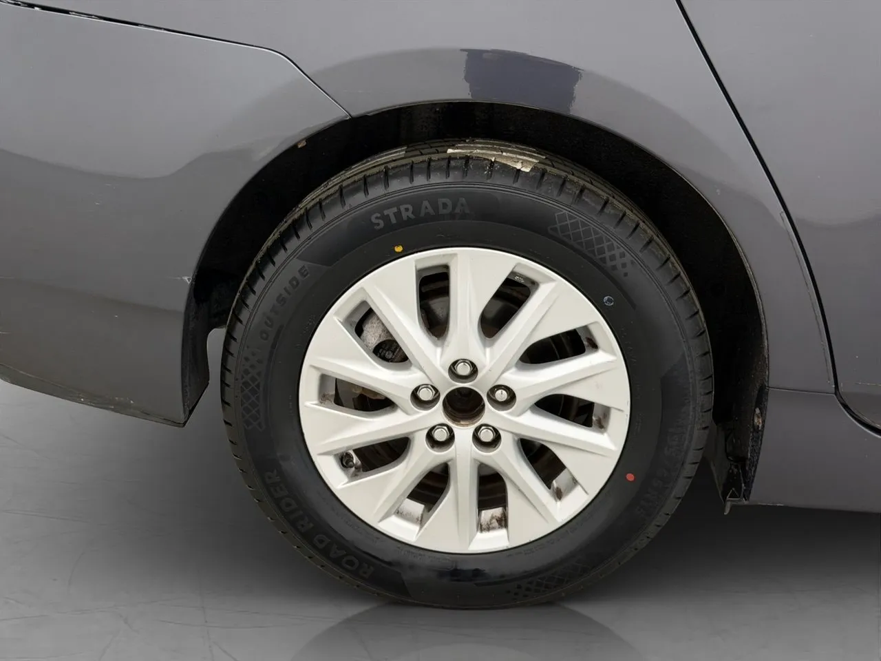 Vehicle image 30