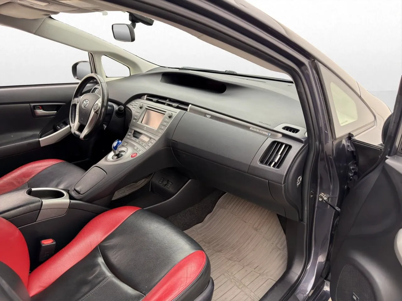 Vehicle image 25