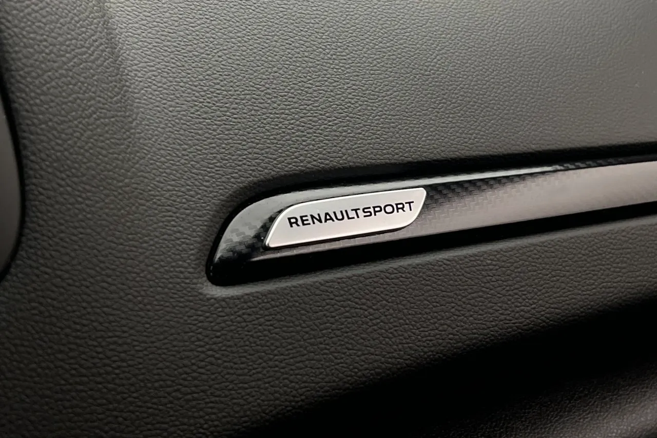 Vehicle image 28