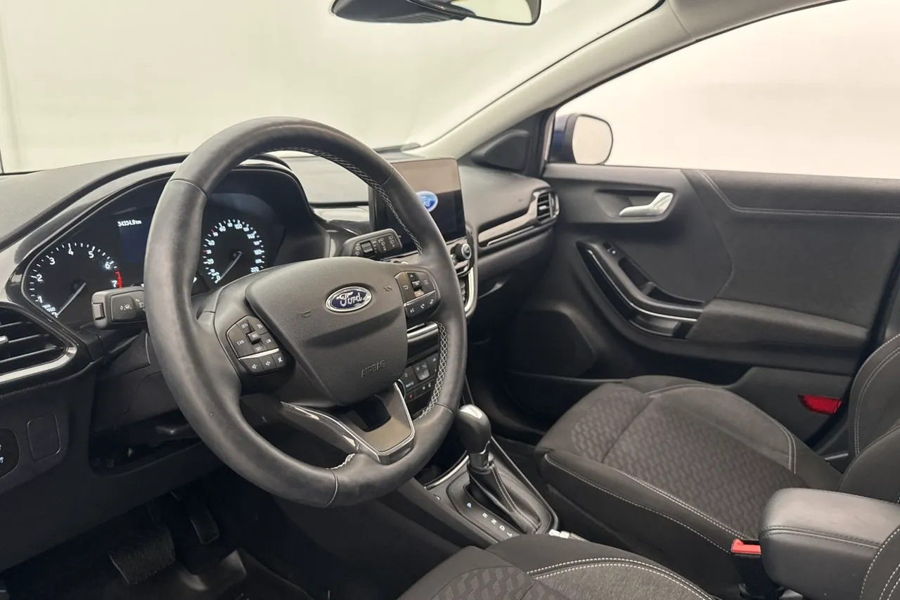 Vehicle image 7