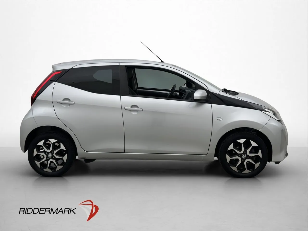 Vehicle image 8