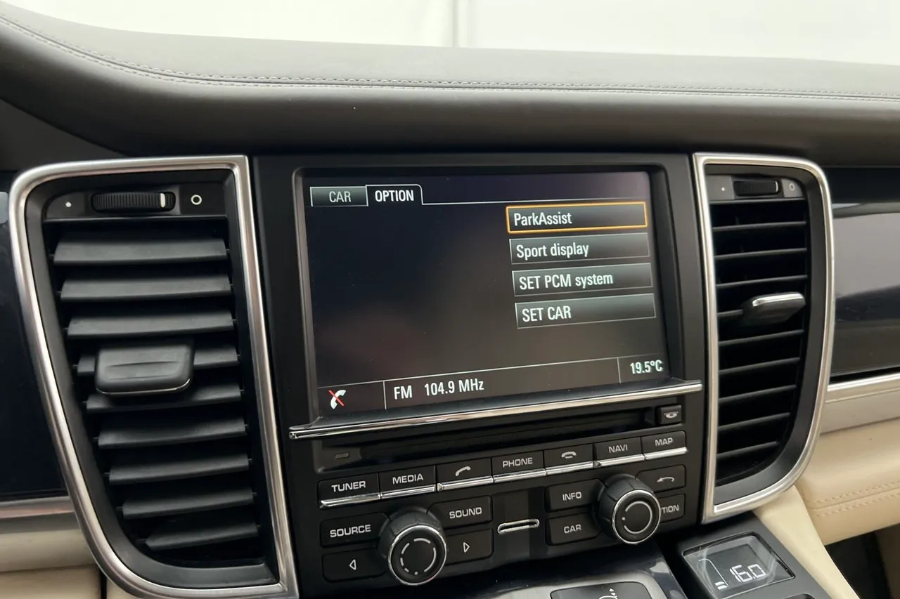 Vehicle image 22