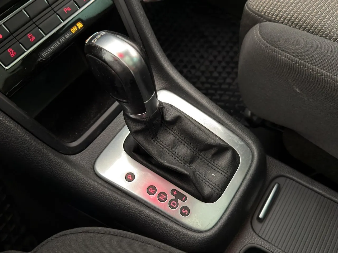 Vehicle image 22