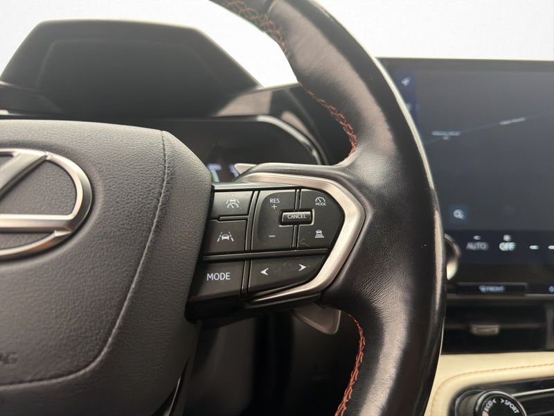 Lexus NX bild 19