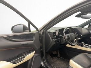 Lexus NX bild 12