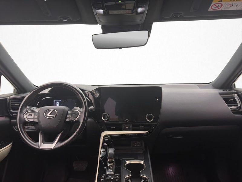 Lexus NX bild 14