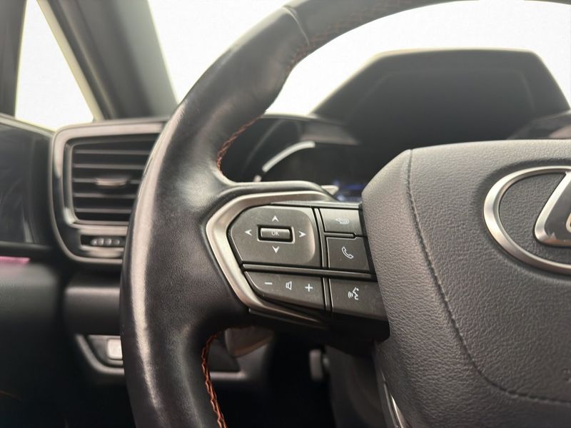 Lexus NX bild 17