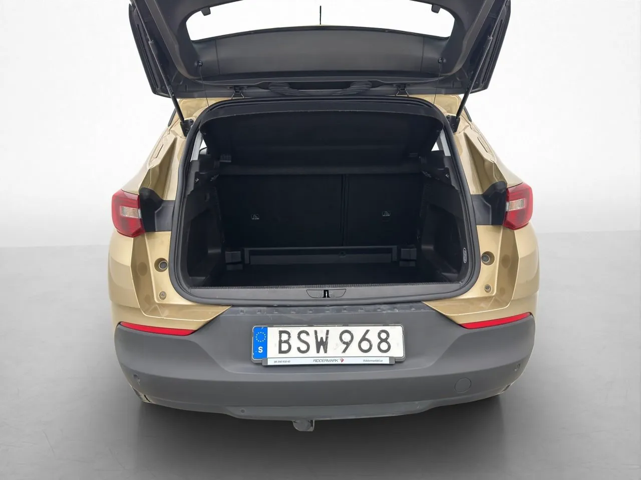 Vehicle image 23