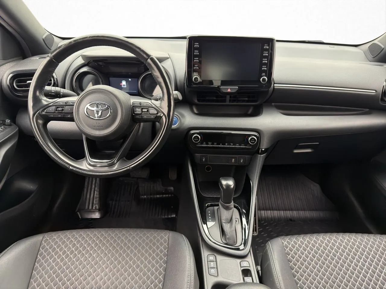 Vehicle image 10