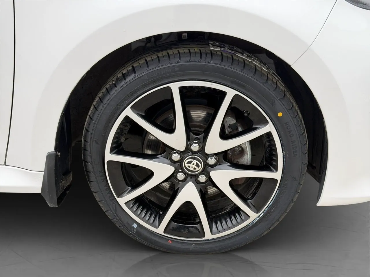 Vehicle image 30