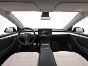 Tesla Model Y bild 14