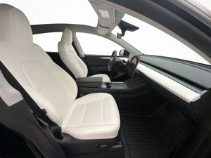 Tesla Model Y bild 26
