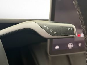 Tesla Model Y bild 18