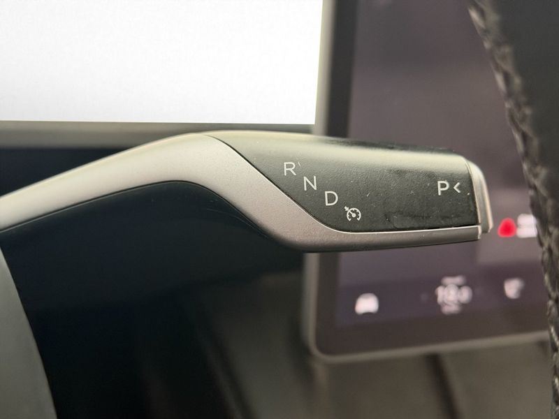 Tesla Model Y bild 18