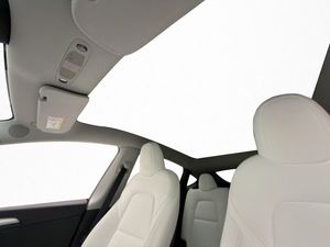Tesla Model Y bild 13