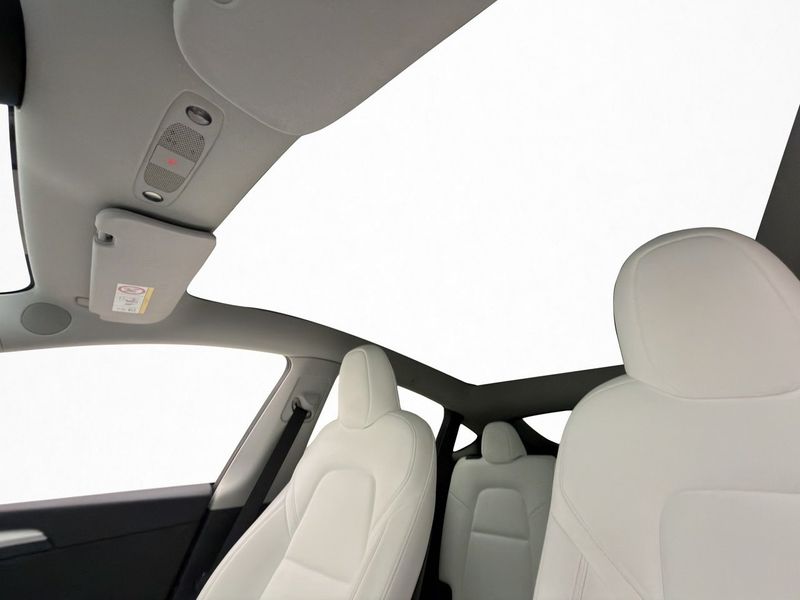 Tesla Model Y bild 13