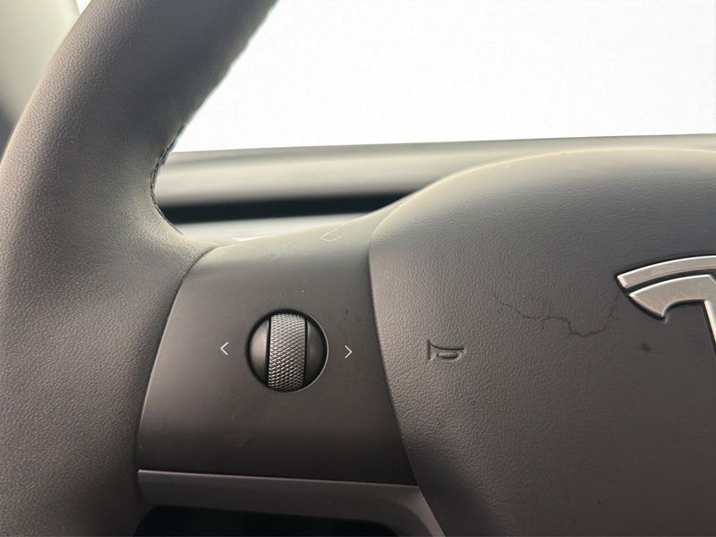 Tesla Model Y bild 16