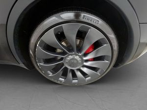 Tesla Model Y bild 32