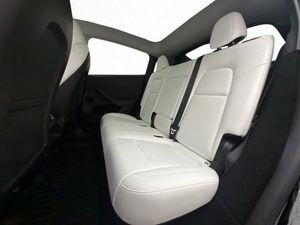Tesla Model Y bild 28