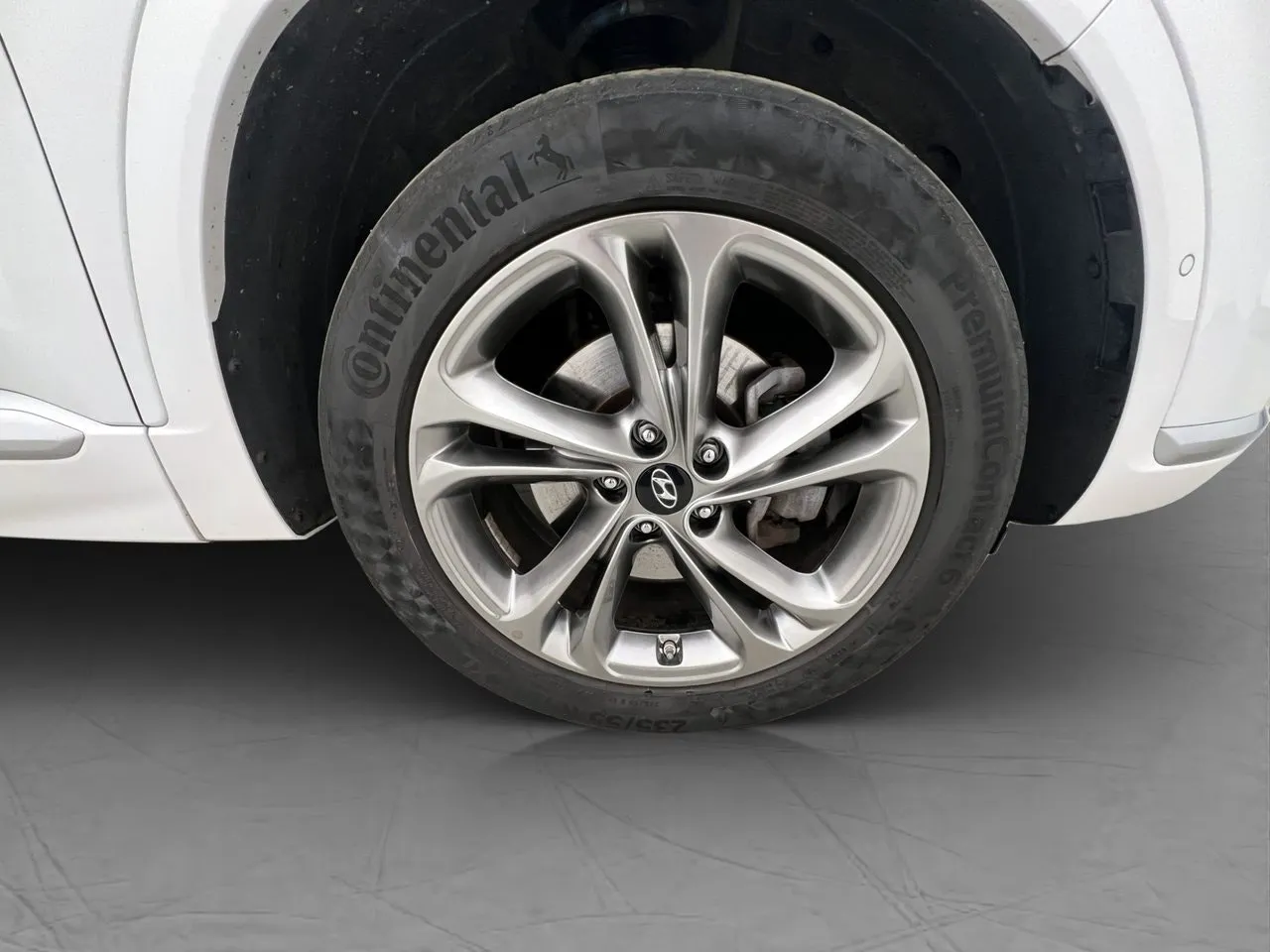 Vehicle image 33