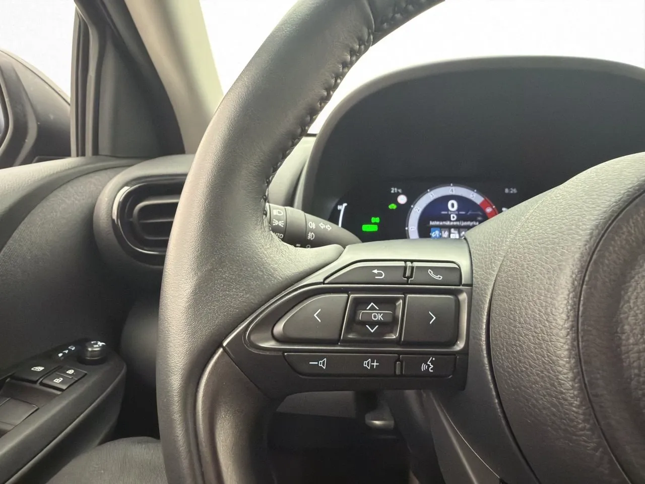 Vehicle image 14