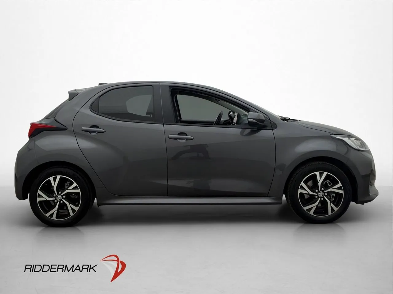 Vehicle image 8