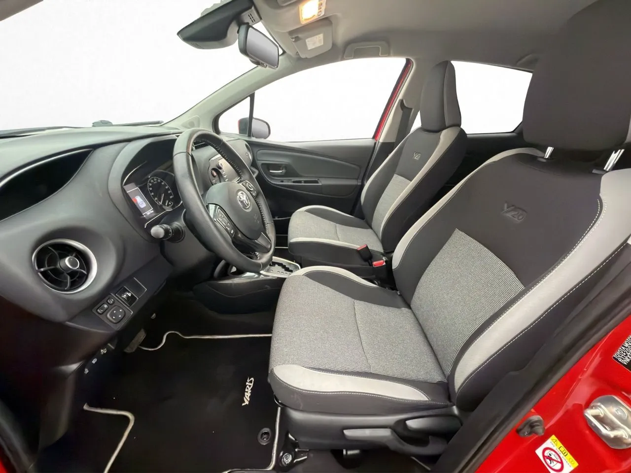 Vehicle image 10