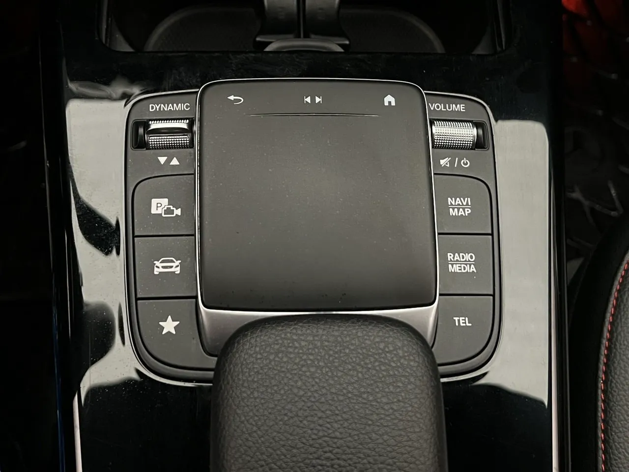 Vehicle image 27