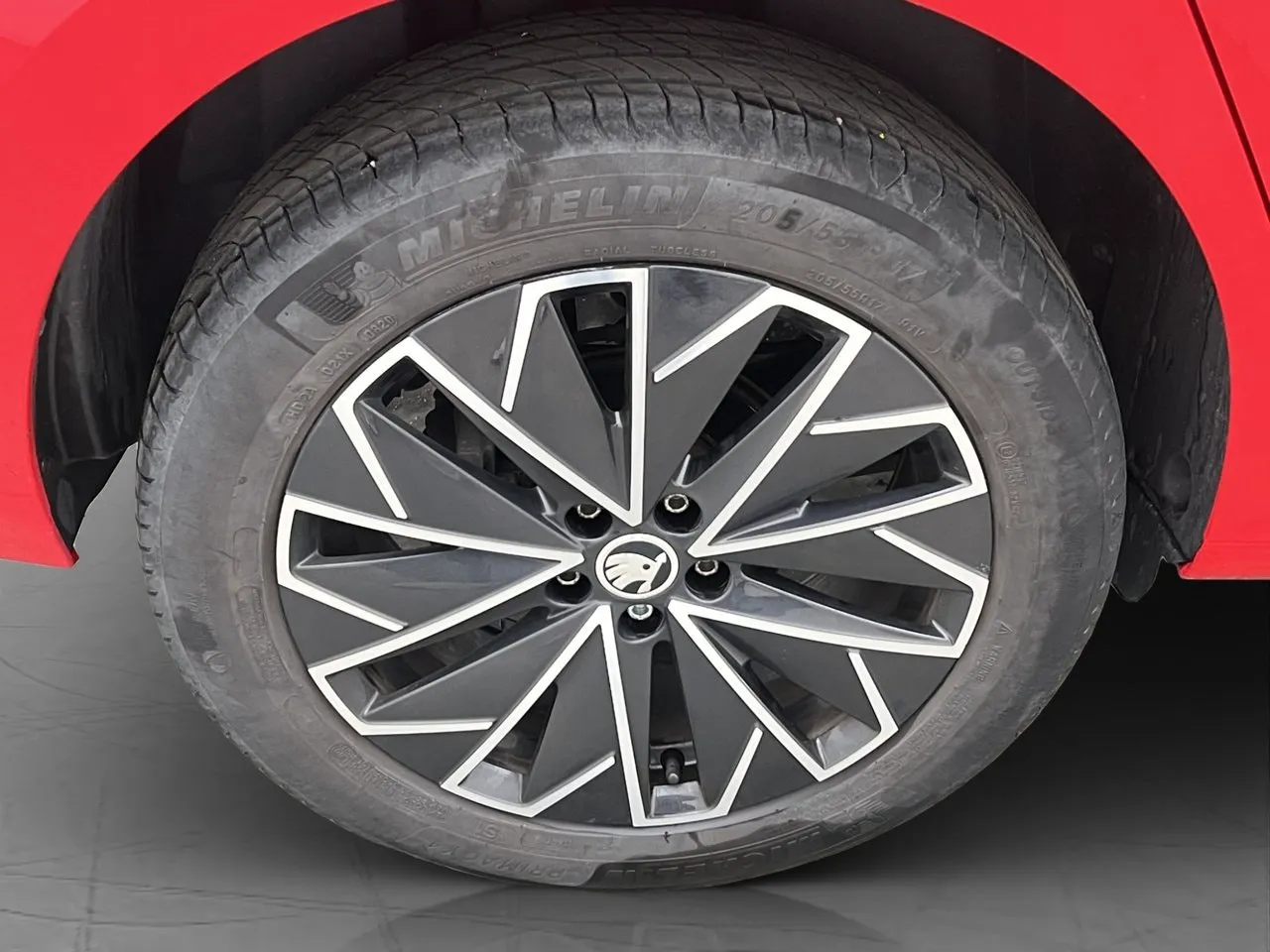 Vehicle image 30