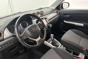 Suzuki Vitara bild 9