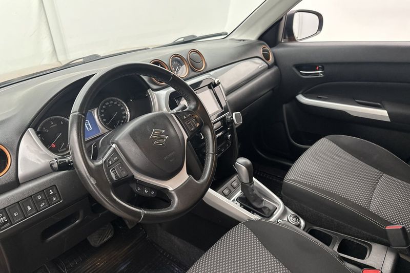 Suzuki Vitara bild 9